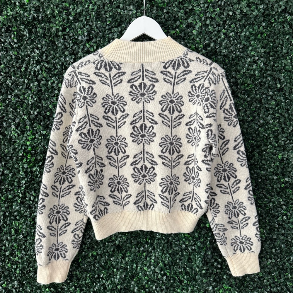 &merci Cream Crewneck Floral Detail Knit Cotton Blend Sweater Size Medium - Picture 6 of 6